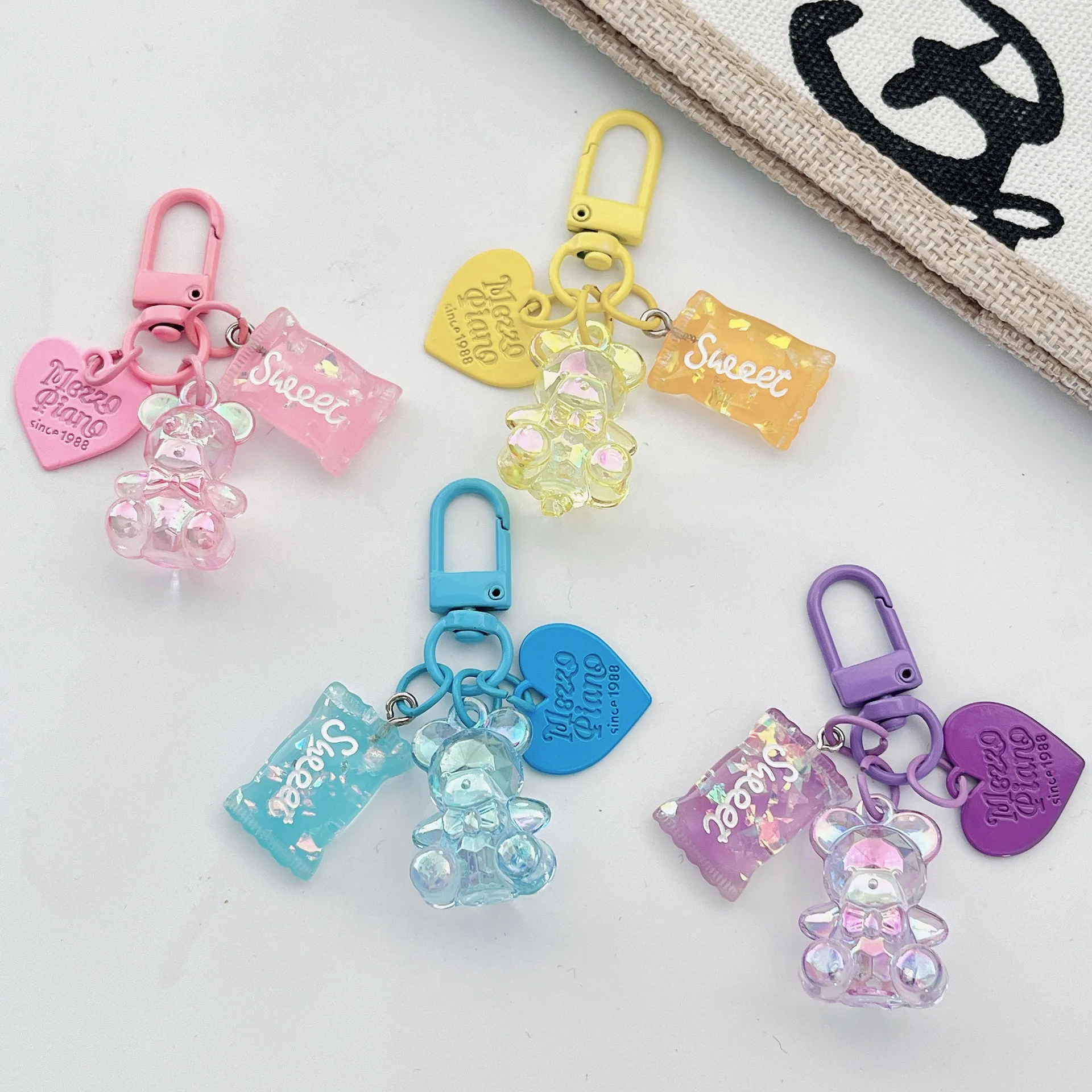 Cartoon Bling Transparent Bear Pendant Keychains With Metal Heart Tag Sweet Charms Keyrings Bag Ornament Car Trinket Accessories