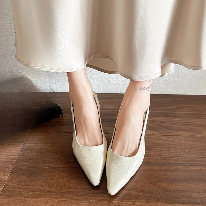 Weiche Ledertasche Zehensandalen Mode Spitzschuh Flacher Mund Slip-on Rutschfestes Temperament High Heels