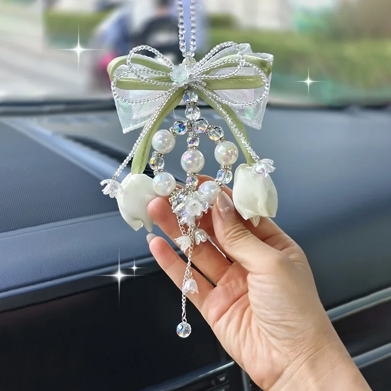 

New Tulip Car Charm Floral Rearview Mirror Hanging Ornament Creative Elegant Car Accessories for Women Auto Interior Decorations