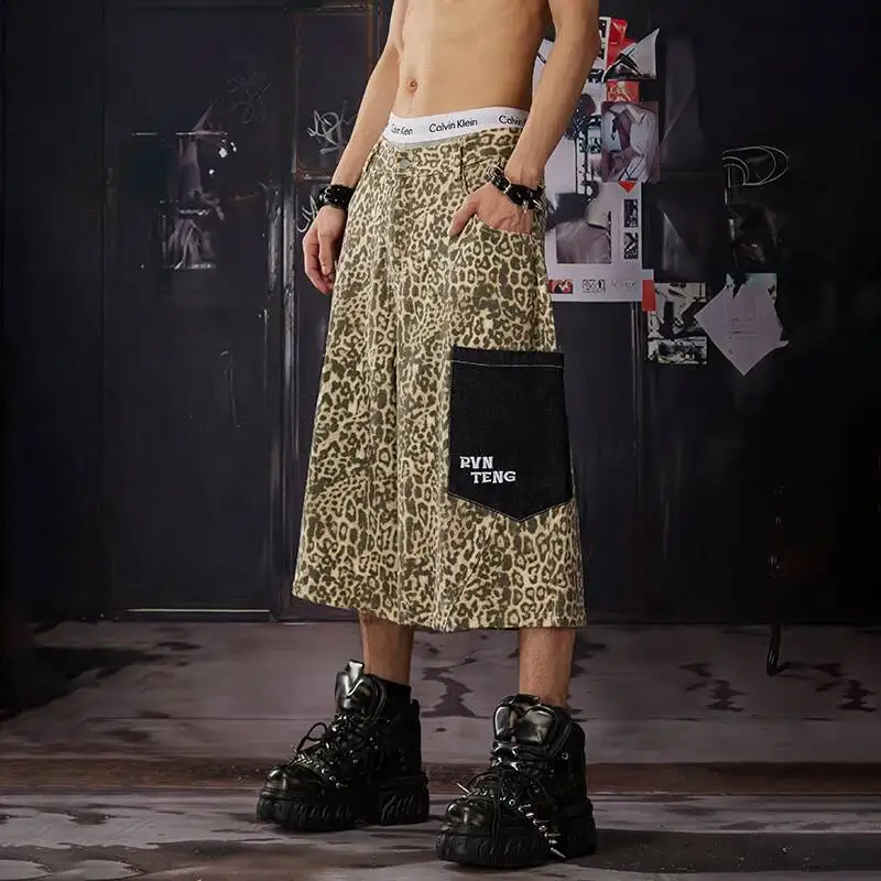 LUZHEN 2026 Summer Leopard Print Color Contrast Pockets Decorate Niche Design Cropped Pants Men's Stylish Straight Shorts JY7660