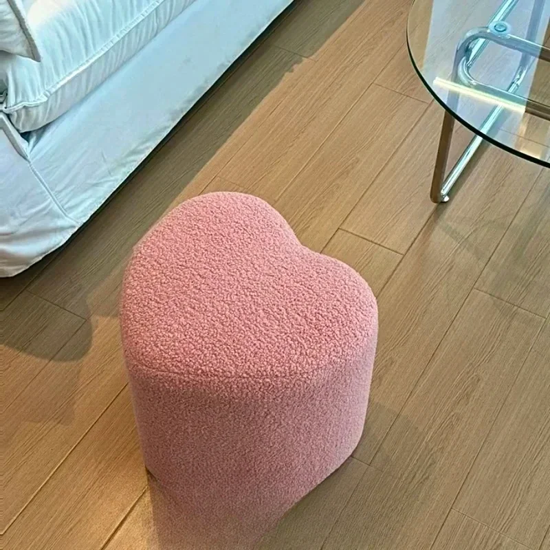 Pink Heart-Shaped Shoe Bench, Luxurious Soft Teddy Velvet Low Stool, Decorative Entryway Seating, High-End Home