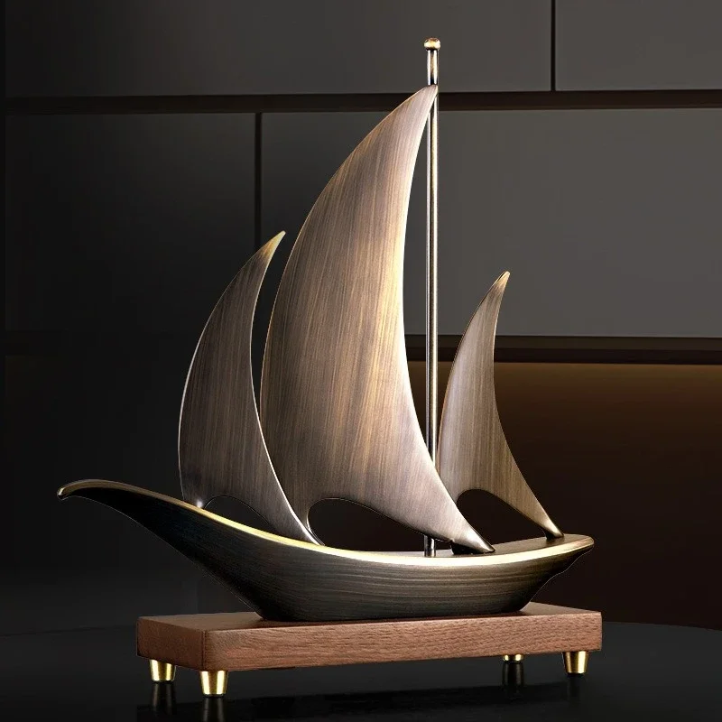 Copper sailboat ornament sends the leader's office a sense of high class