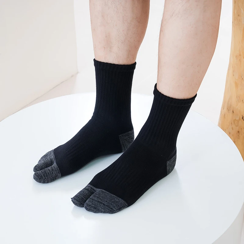 Contrast Color Vertical Striped Two Toe Socks For Men Cotton Thicken Sweat Absorbing Men's Socks Autumn Winter Split toe Socks