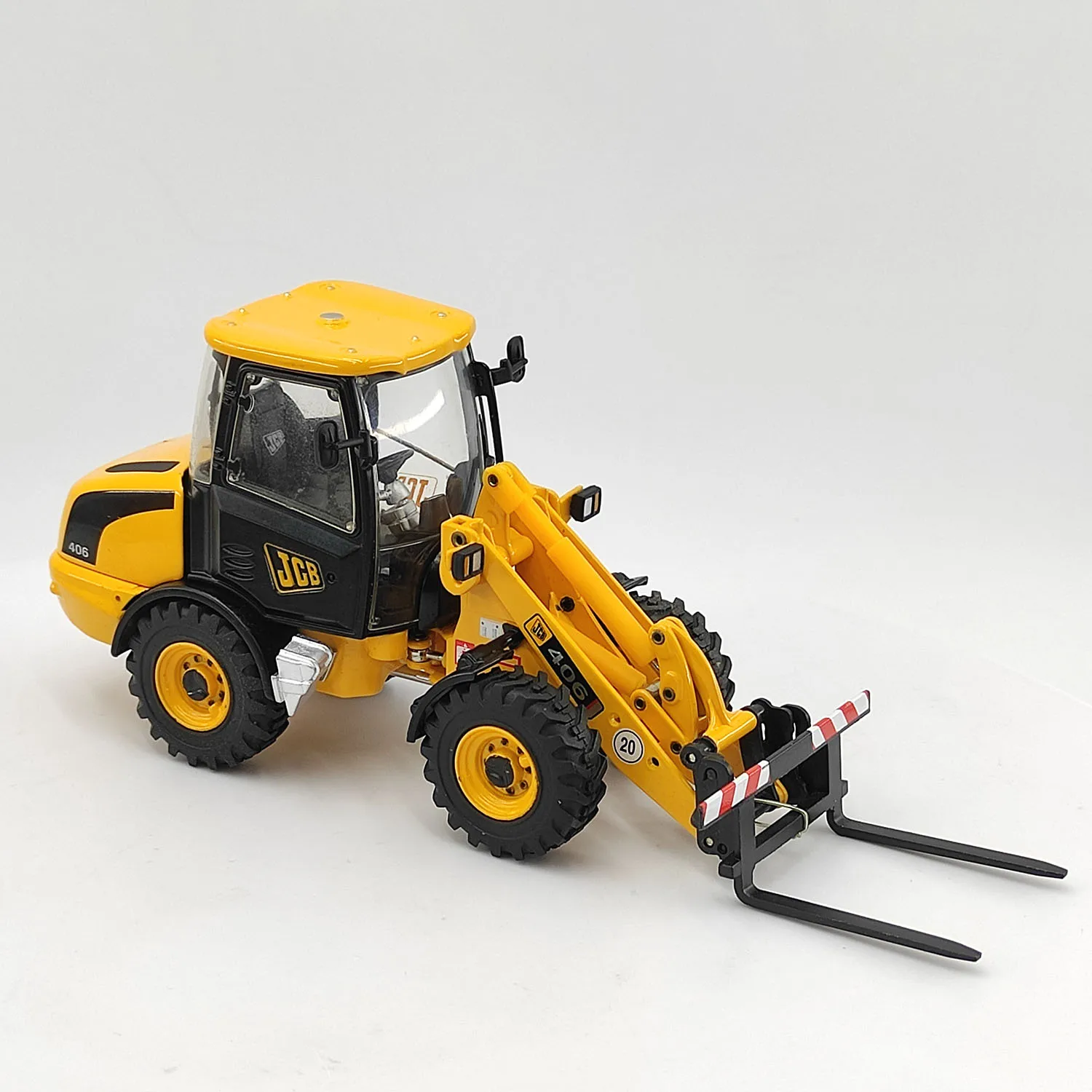 دييكاست JCB 1:35 مقياس JCB 406 عجلة تحميل رافعة شوكية سبيكة سيارة نموذج تحصيل لعبة هدية تذكارية عرض حلية