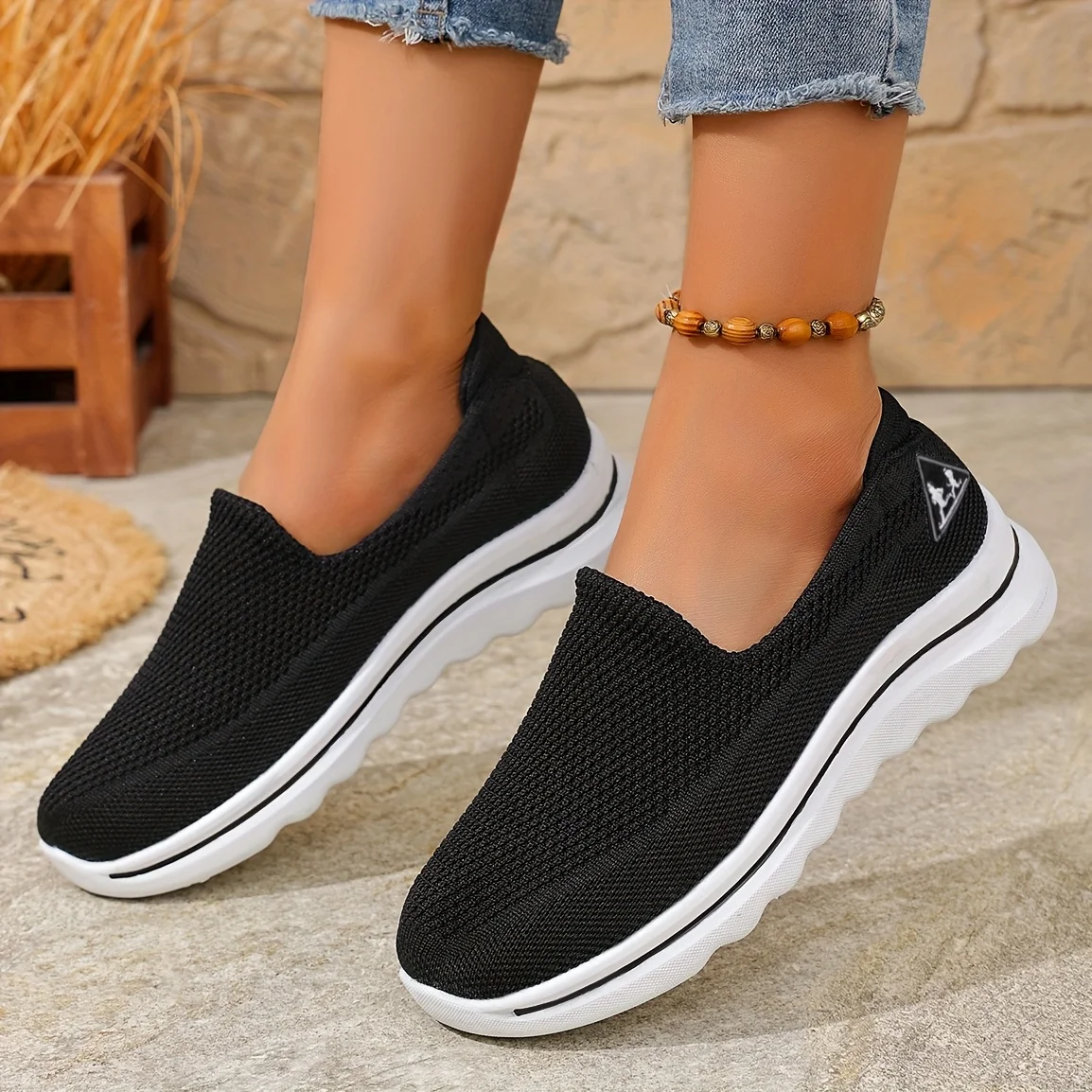 Ladies Easy‑on Casual Trainers, Air‑Permeable Upper, Shock‑Absorbing Soft Bottom, Portable Low‑Cut Footwear for All‑Day Wear