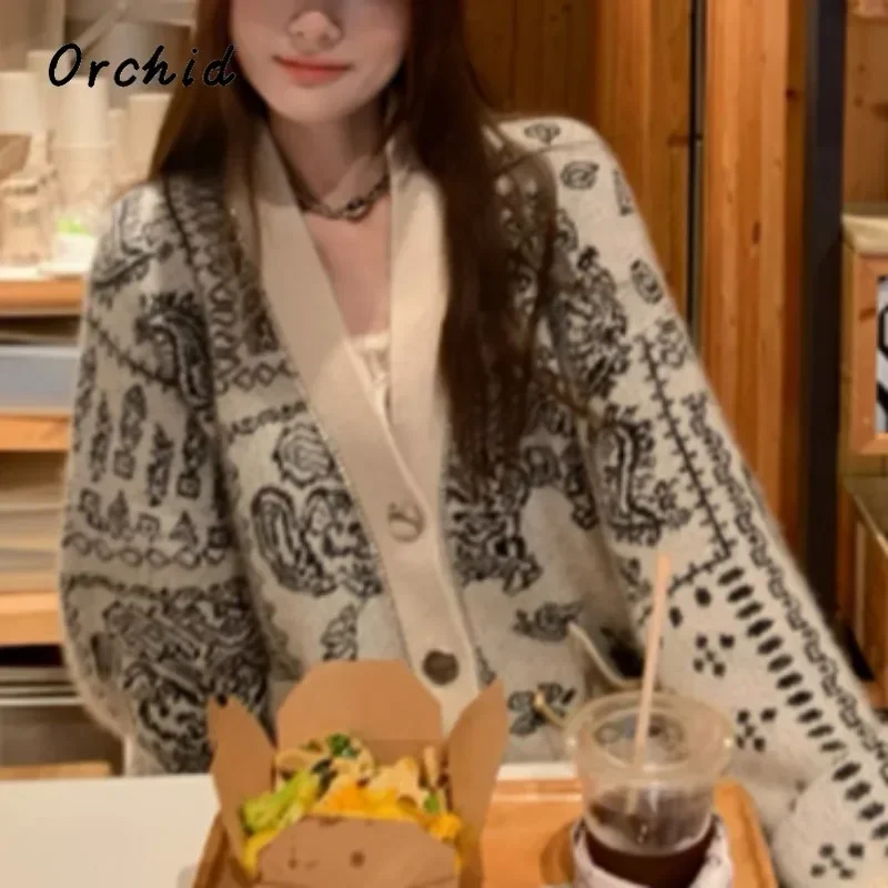 سترة نسائية موضة الحياكة والطباعة 2024 سترة شتوية عتيقة غير رسمية واحدة الصدر بأكمام طويلة ورقبة على شكل حرف v سترات فضفاضة