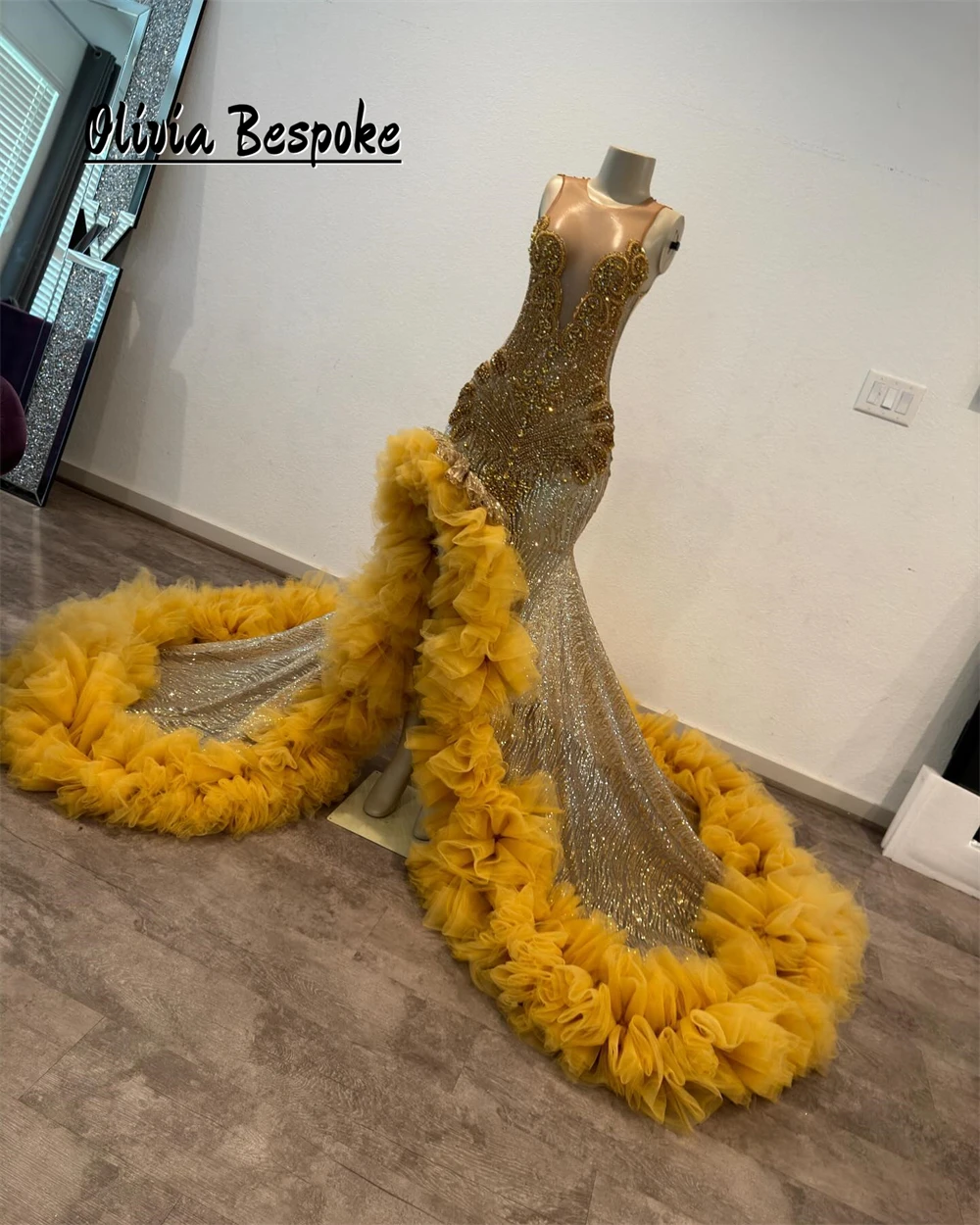 Fantastic Gold Ruched Split Prom Dresses Crystal Beading 2025 Birthday Luxury Dress Mermaid Graduation Party Gowns Customized