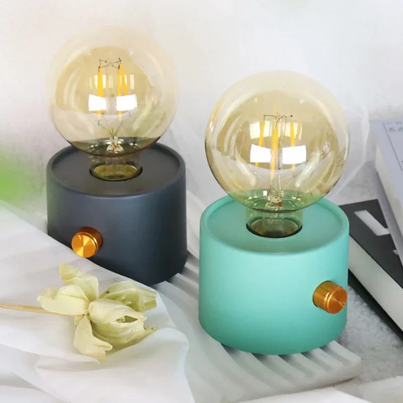 Retro หลอดไฟ Night Light ห้องนอน Sleep Light เดสก์ท็อปบรรยากาศเครื่องประดับแบตเตอรี่ขับเคลื่อน