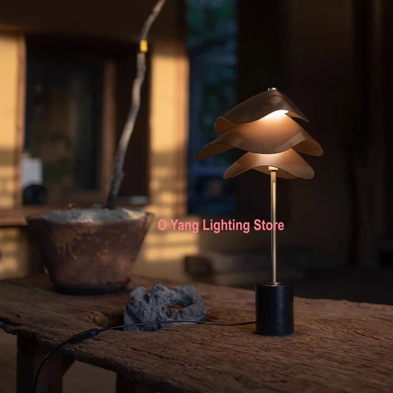 

Ретро свет, роскошный новый китайский дзен ваби-саби, атмосфера, креативный дизайнер, простая настольная лампа изголовья кровати, теплый свет