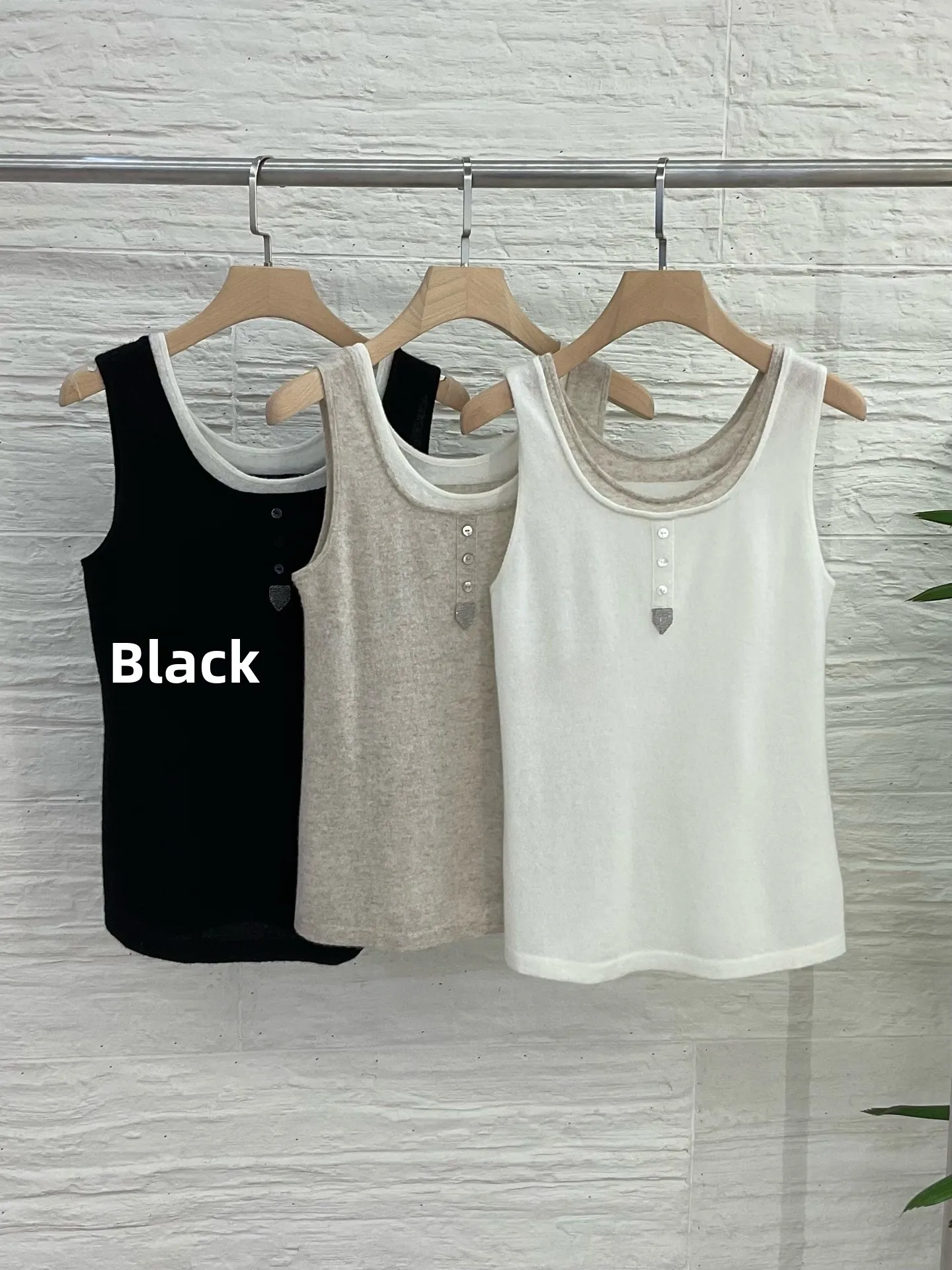 

Soft Camere Svel Vest Casual Sle Women's Faion Inner Wear Comfortable Fit U-Ne Knitted Top for Autumn Season
