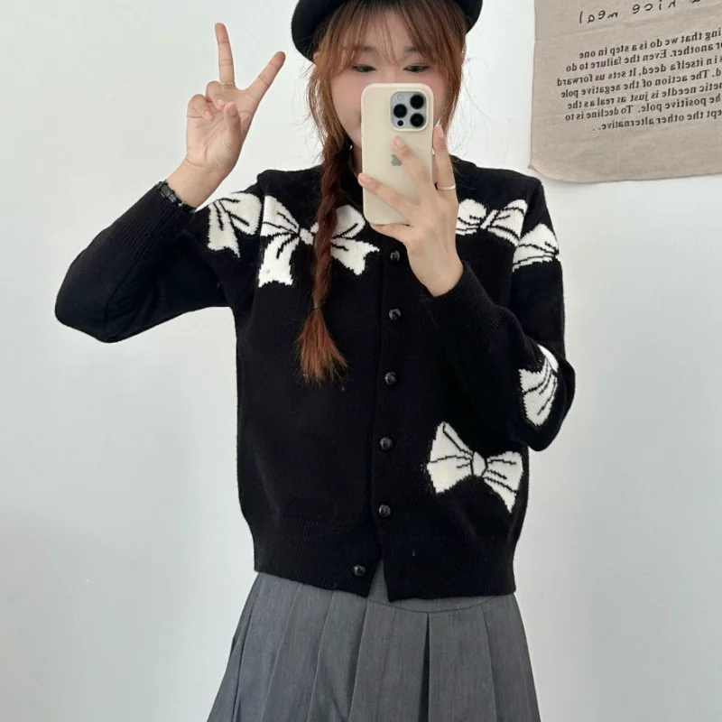 سترة جاكار محبوكة جديدة لربيع وخريف 2025 برقبة دائرية سترة جديدة فضفاضة قصيرة لطيفة