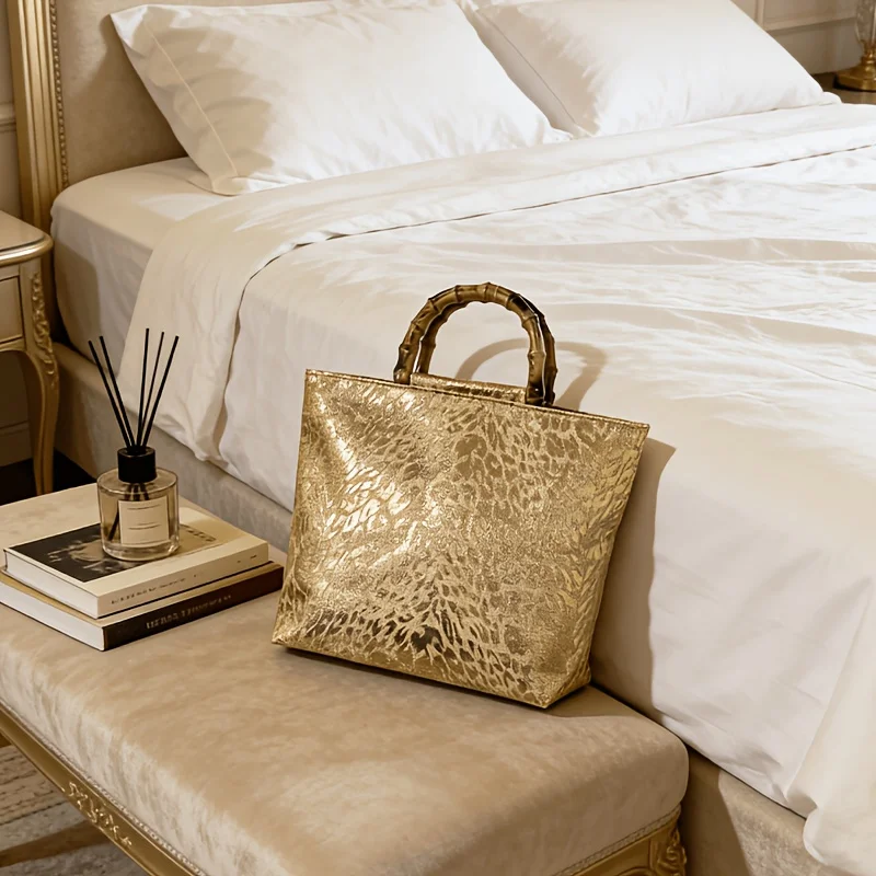 Bolso tote de lujo ligero con hojas jacquard en dorado metálico para mujer, asa de imitación bambú, bolso de gran capacidad.