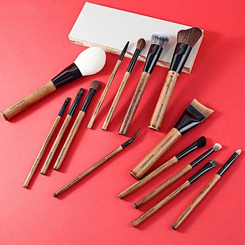 天然木メイクブラシ ブラッシャー ハイライター パウダー メイクアップブラシ アイコンシーラー 精密プロフェッショナル化粧ツール