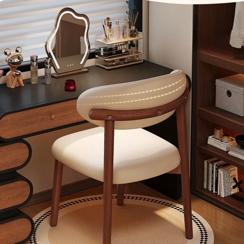 

Мягкое кресло для туалетного столика, устойчивое к пятнам и царапинам, с многослойной мягкой подушкой и антикоррозийной рамой для спальни и зоны макияжа
