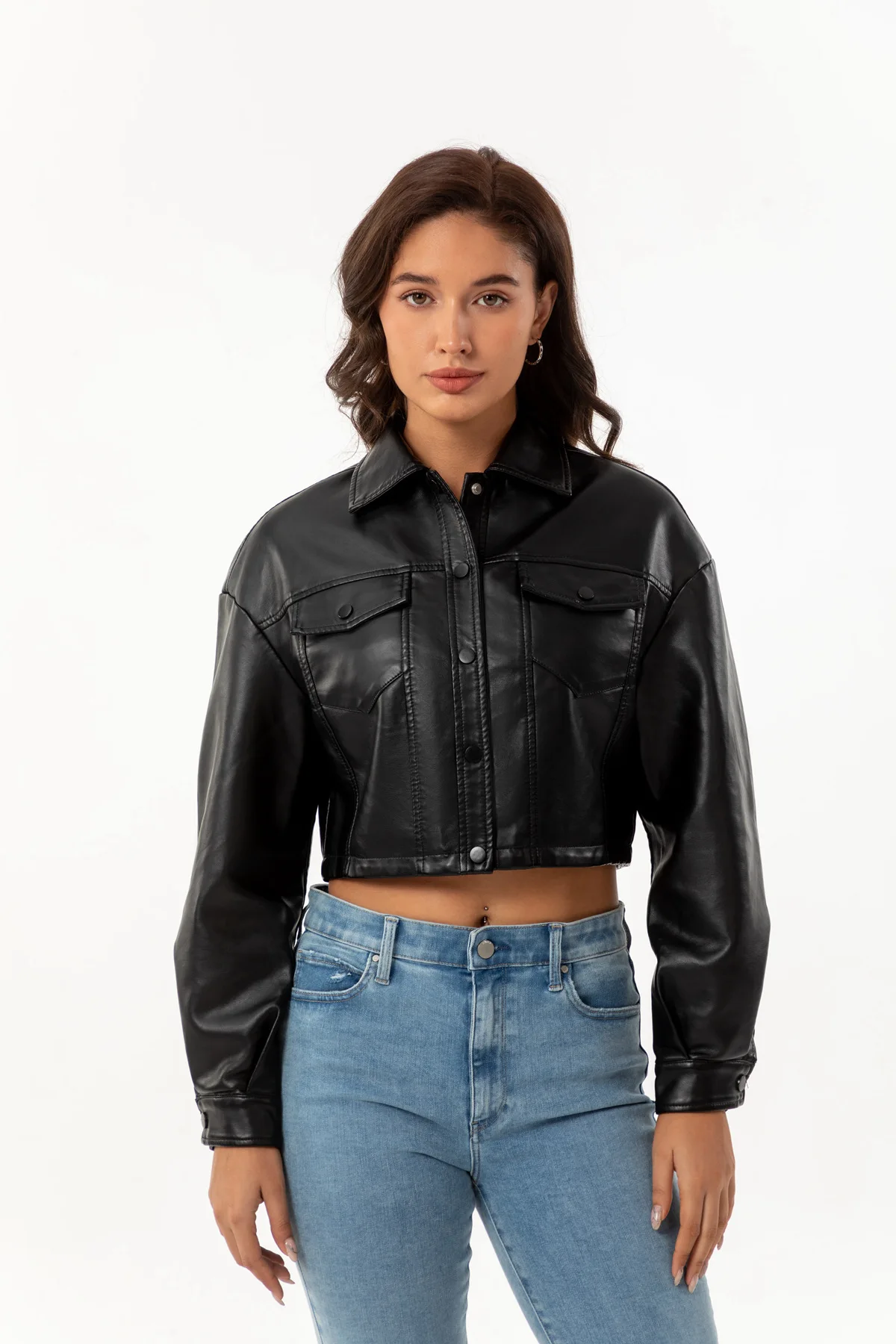 Chaqueta de cuero negra para exteriores, chaqueta de cuero para motocicleta para mujer, cremallera corta, cuello levantado, primavera y otoño, 2024