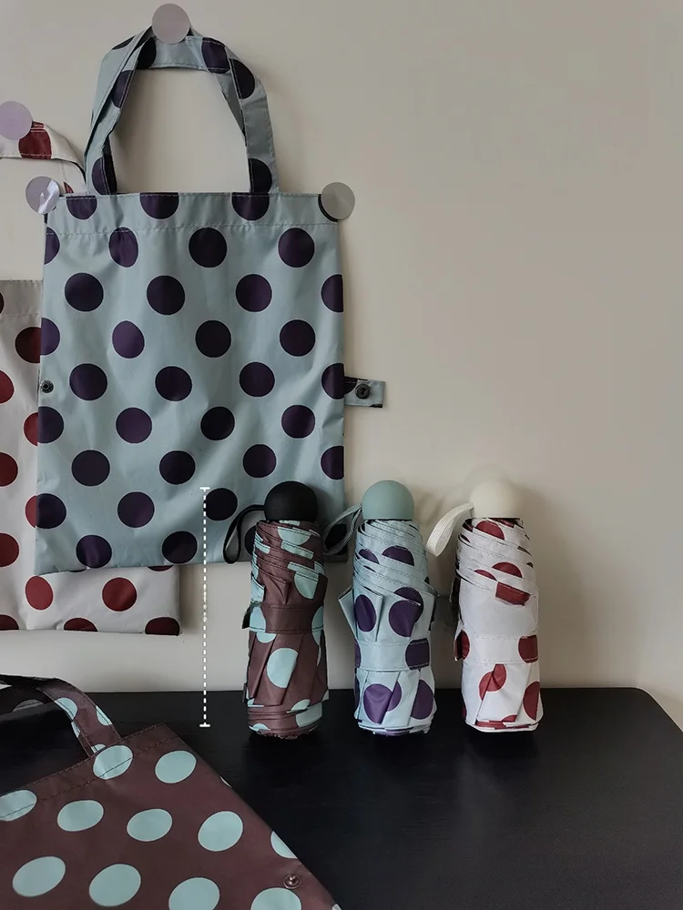 

Portable Polka Dot Umbrella for Women Ultra Lightweight UV Protection Sunscreen Retro Sle Foldable Iron Fiber Handle Rain A...