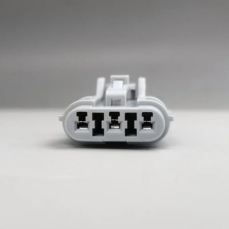 3-Pin Wired Car Waterproof Connector Female Socket Plug   DJ7031Y-2-21