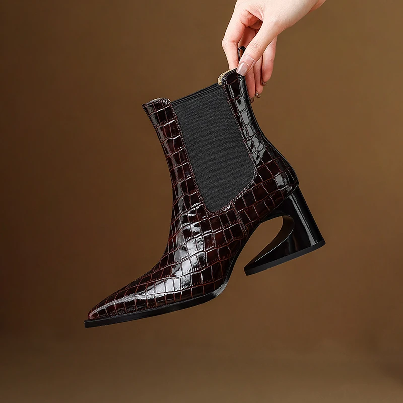 

Genuine Leather Stone-Texture Chelsea Boots Women’s Pointed Toe Chunky Heel Ankle Boots Fashion Retro Style for Women