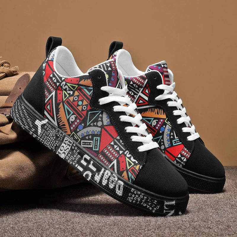 Men's casual shoes, plus-size men's shoes, excellent grip, stylish and comfortable, suitable for outdoor walking and daily wear