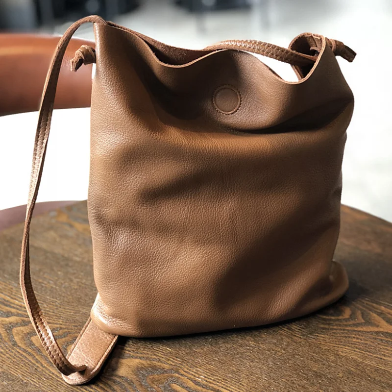 Bag women\'s new large-capacity first layer cowhide bucket bag soft leather Japanese and Korean one-shoulder messenger bag women