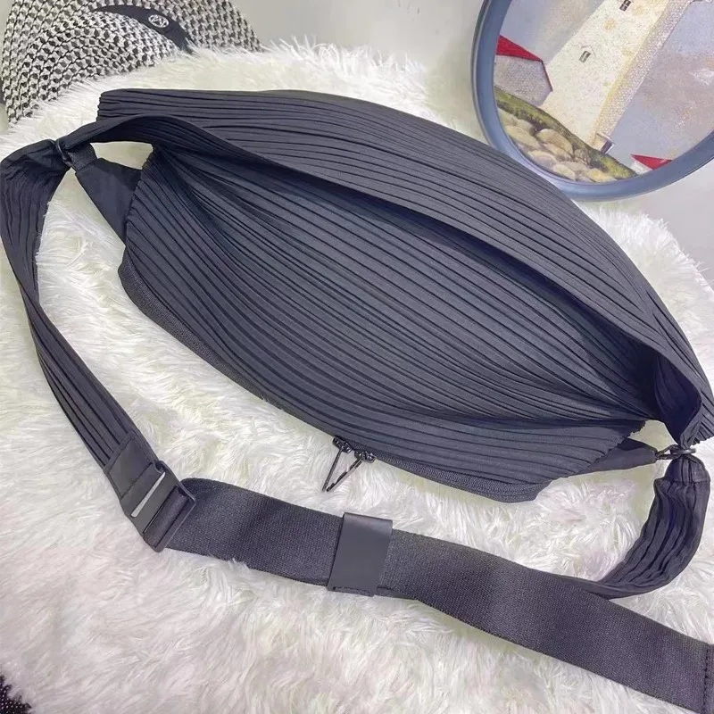 Miyake Fashion Folding Women\'s Crossbody Bag Solid Color Multi Functional Leisure Outdoor Vacation Bag Simple Backpack