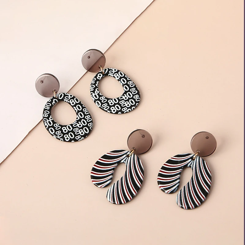 

Hot Black White Zebra Earrings Acrylic Earrings Geometric Fashion Digital Stripe Earrings Vintage Ethnic Earrings Wholesale
