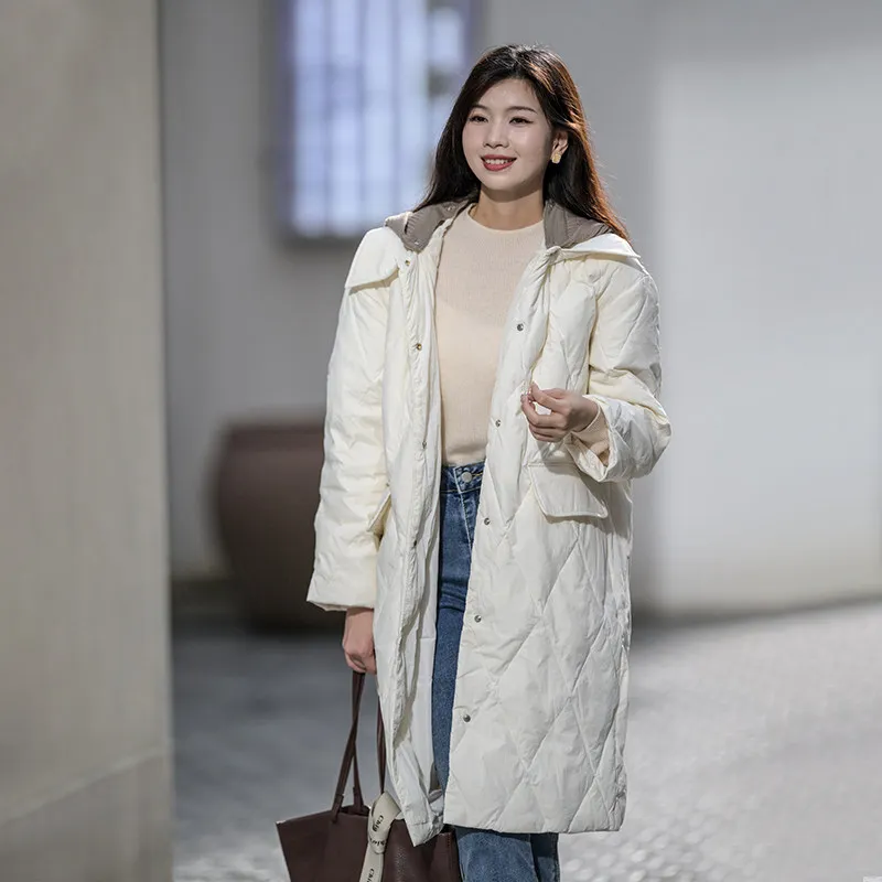 Jaqueta de Pluma Feminina Nova Outono/Inverno 2026, Jaqueta de Pluma com Capuz Tricotada Solta