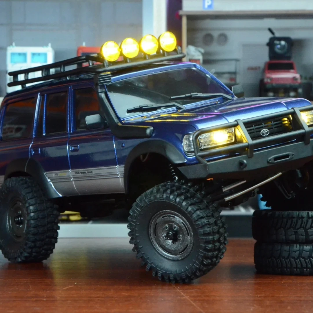 FMS RC-Auto LC80 PRO V2, Maßstab 1:10, offiziell lizenziert, 2 Geschwindigkeiten, keine Batterie, Overland Off Road Crawler RTR, elektrisches Spielzeug