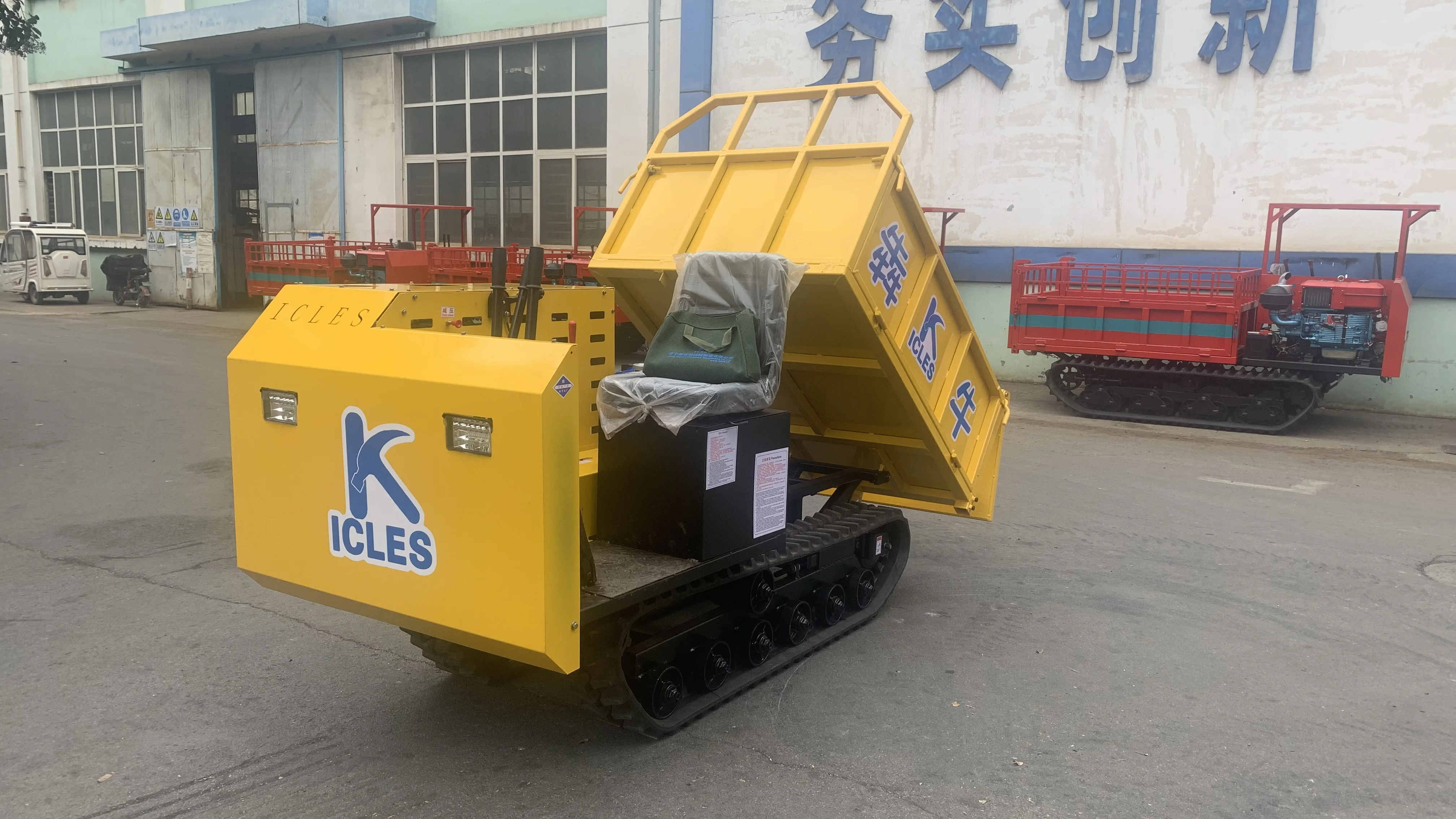 Customized Hydraulic Diesel 4x4 Crawler Dumper High Tip Articulated Mini Dumper Truck Left Steering Rear Camera For Sale With Lo