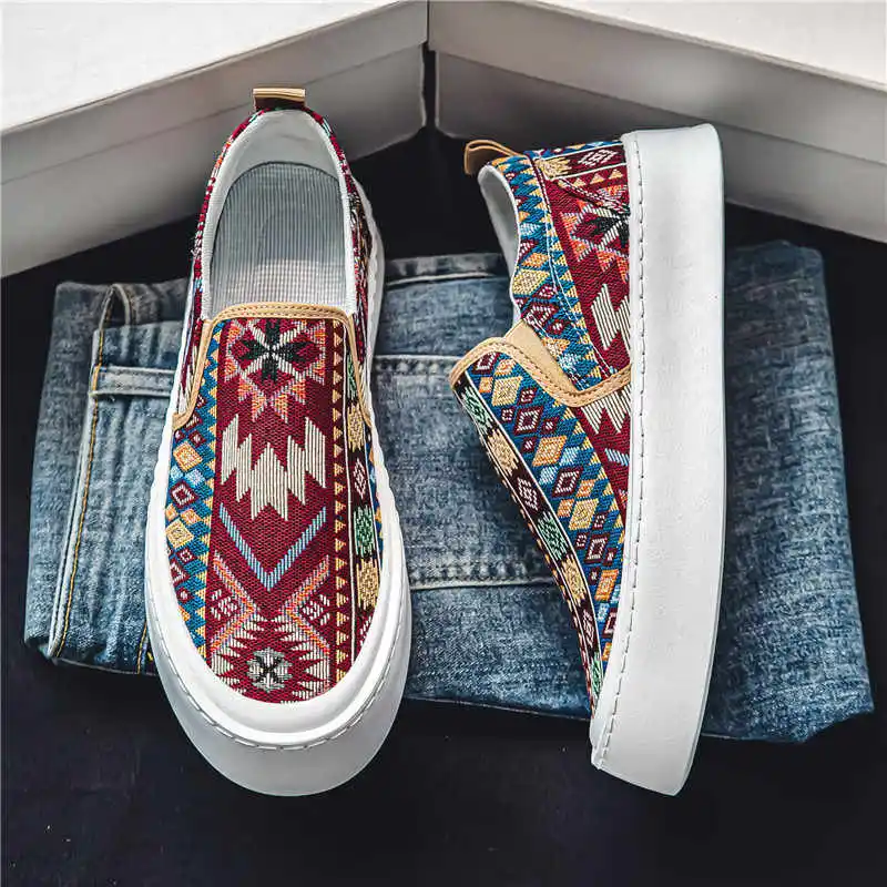 Men's Summer Breathable Canvas Shoes Embroidered Slip-On Trend Bohemian Board Casual Walking Shoes