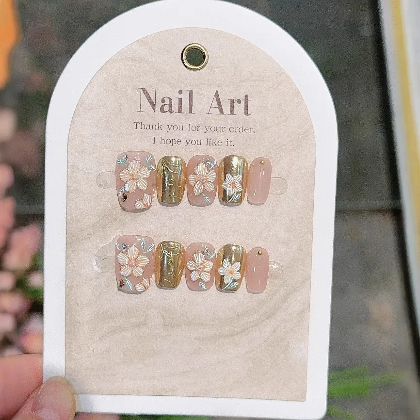 

10Pcs Golden Flowers Designs Art Light Luxury Press on Fake Nails Elegant Short French Reusable Artificial Acrylic False Nails