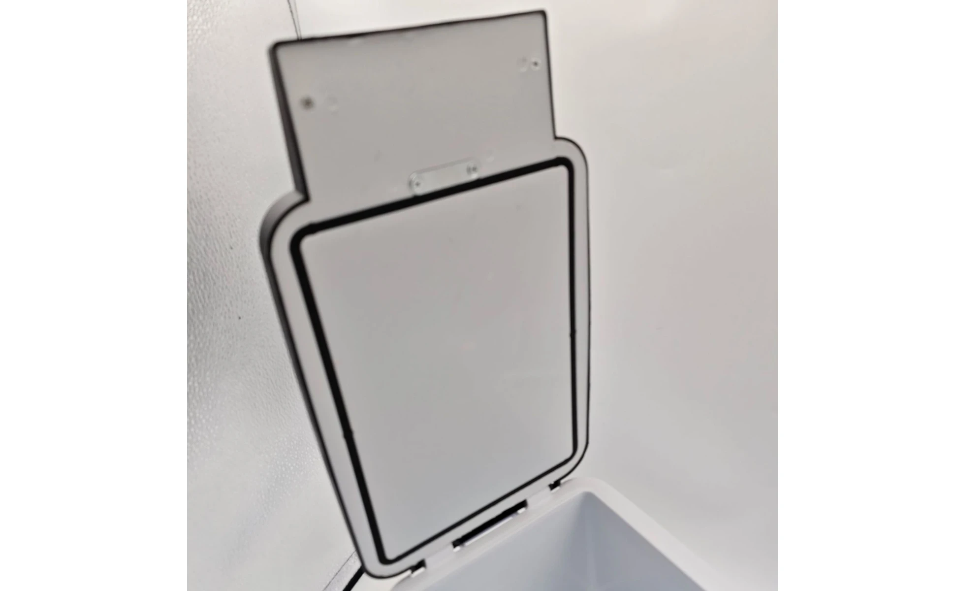 Thermoelectric Car Fridge Cool and Warm Portable Electric Cooler 12 Volt Cooler Cup Holders Portable Refrigerator Compact