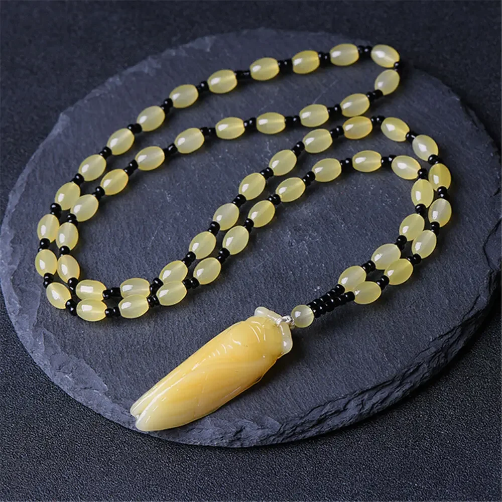 Fashion Jade Cicada Carved Amulet Lucky Pendant Beads Necklace Fashion Jewelry