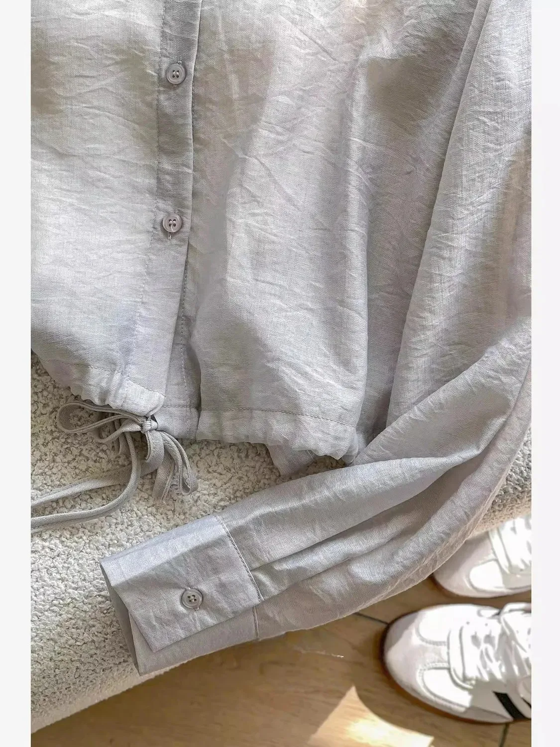 เสื้อคลุมกันแดดแขนยาวผู้หญิง ดีไซน์เอวแบบเชือกผูก รุ่นใหม่ประจำฤดูร้อนปี 2024 คอปก