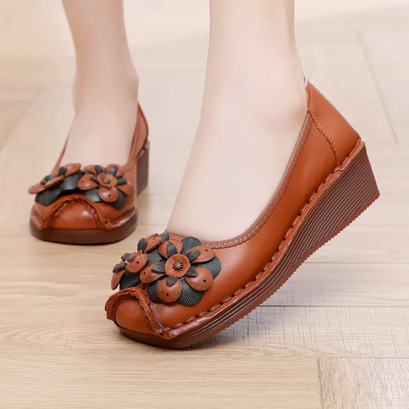 2024 new first layer cowhide mother shoes national style comfortable wedge heel non-slip soft sole flower casual Women Loafers