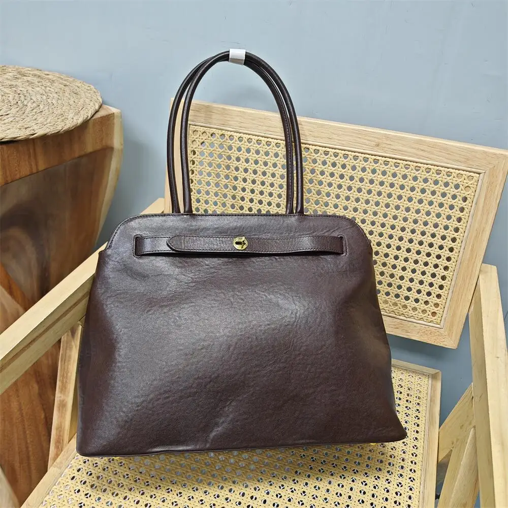 

Новая зимняя женская сумка из натуральной кожи растительного дубления, большая, повседневная, простая, стильная, для мам, из остатков партии.