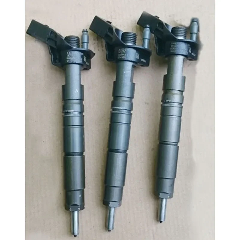 

Hot Sell High Quality Feul Injector 0445116027 0445116028 A6420701287 For Mer cedes B enz Sprinter 3.0 CDI Engine