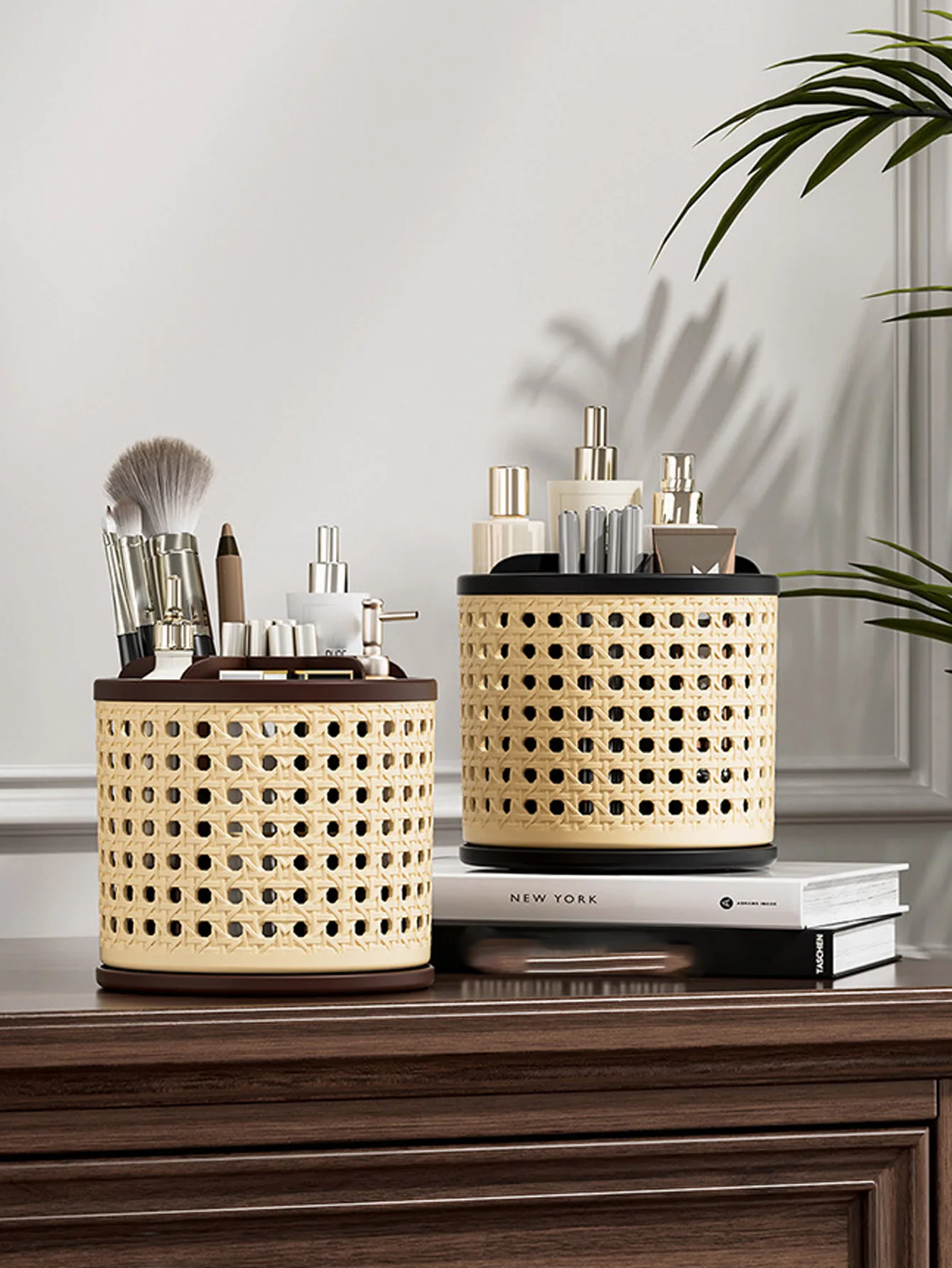 

1 шт. вращающийся контейнер для ручек, многофункциональный настольный органайзер ‌ Держатель кистей для макияжа для ящика для хранения канцелярских принадлежностей Офисные принадлежности