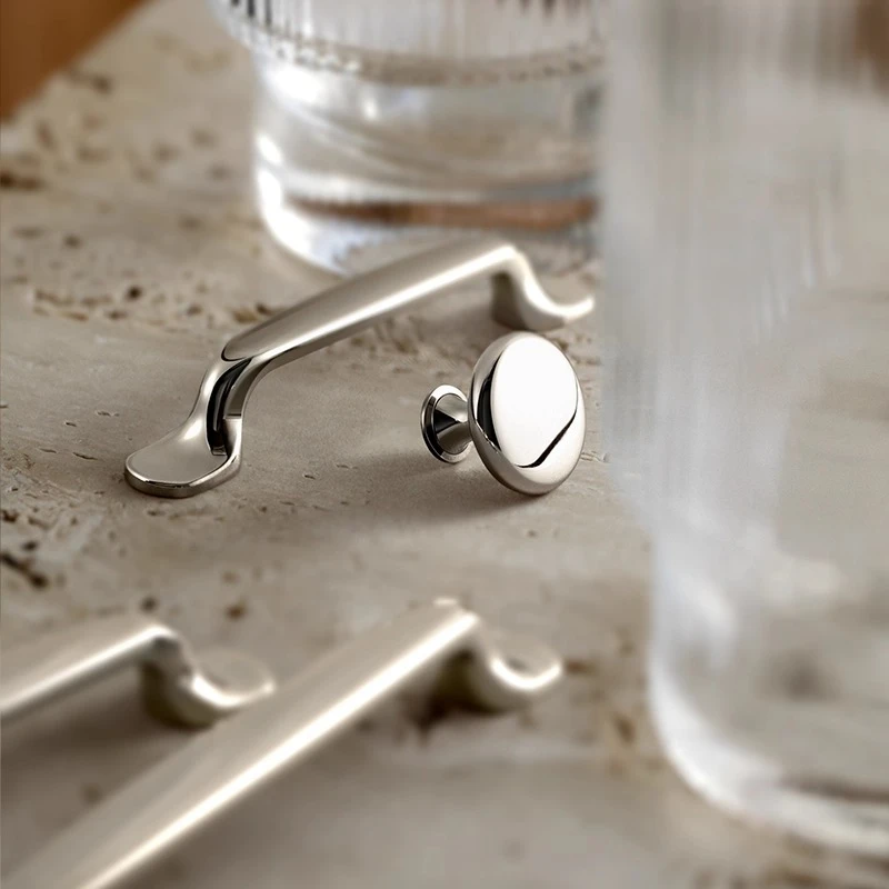 باب خزانة من التيتانيوم الفضي، مقبض صغير على الطراز العتيق، مقبض درج خزانة الملابس، مقبض طويل على الطراز اليدوي