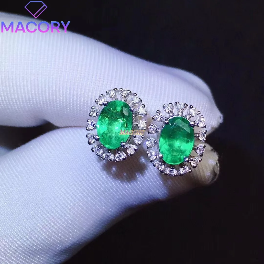 

Top-quality emerald stud earrings, freshly released, made of 925 sterling silver, simple and stylish, must-have gift for friends