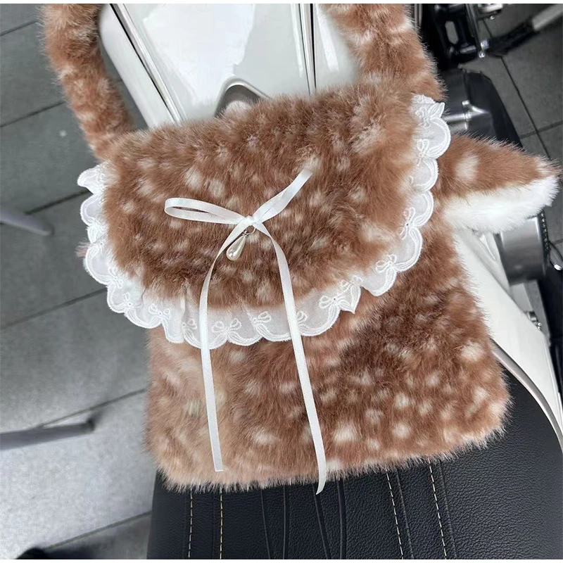 Japanische Hirsch gefleckte Band Plüsch Unterarm Umhängetasche, Mori Girl Elch flauschige Frauen Geldbörse, Winter süße Woodland Fairycore Handtasche – Detail 12