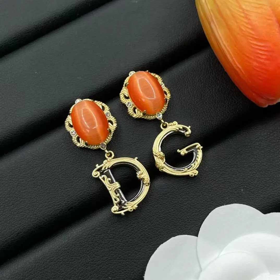 Fashionable retro luxurious lightweight ear clip earrings, high-end DG letter pendant earrings