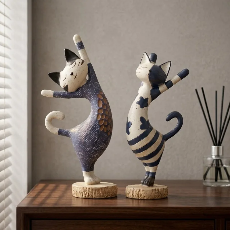 Creative Resin Couple Cat Sculpture Ornaments Living Room Study Wine Cabinet Animal Shaped Furnishings Crafts Christmas Gifts