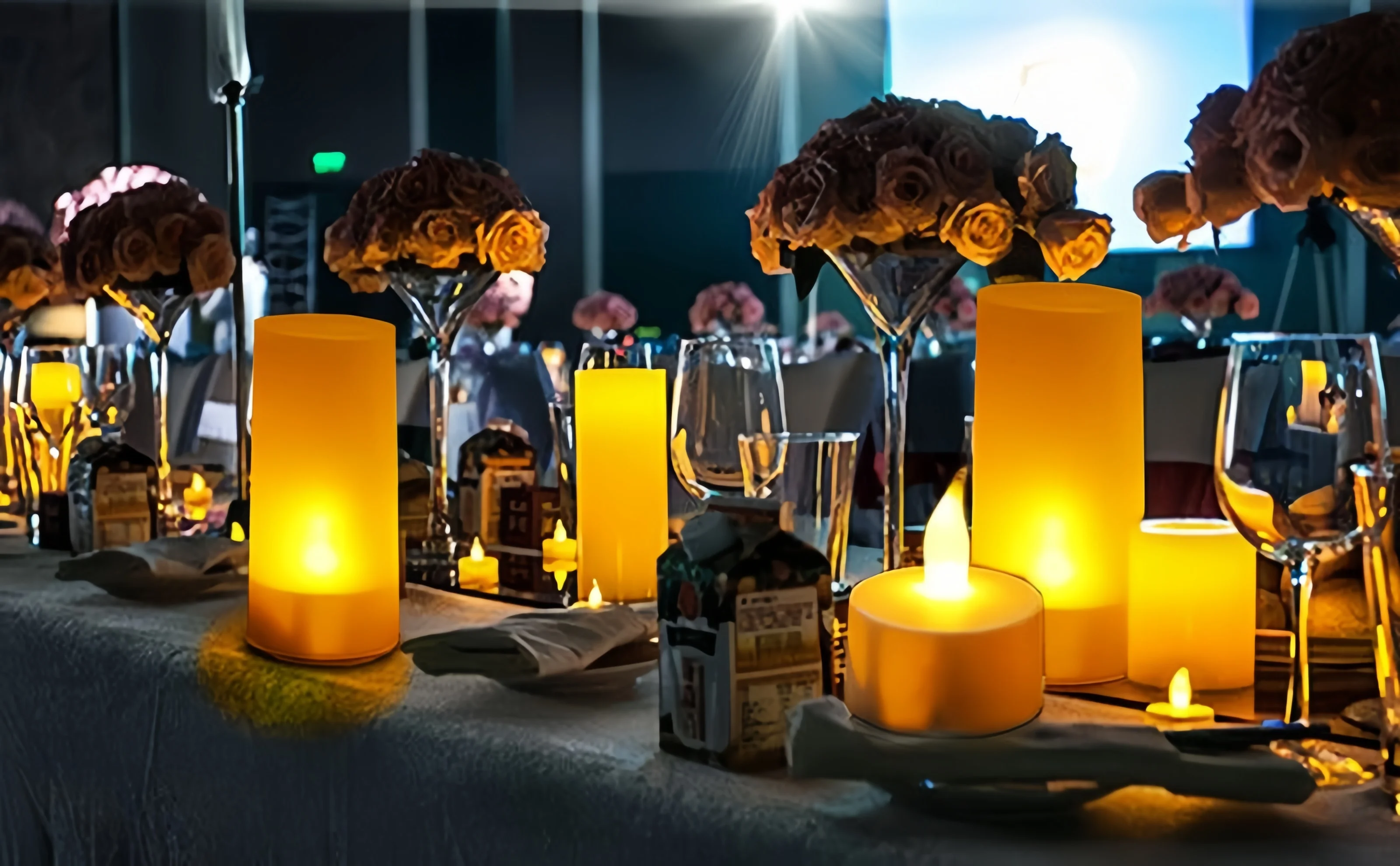 Confezione da 6 candele TeaLight a LED senza fiamma ricaricabili satinate con lampada Votives remote Decorazione da tavolo per feste di matrimonio di Natale-AMBRA
