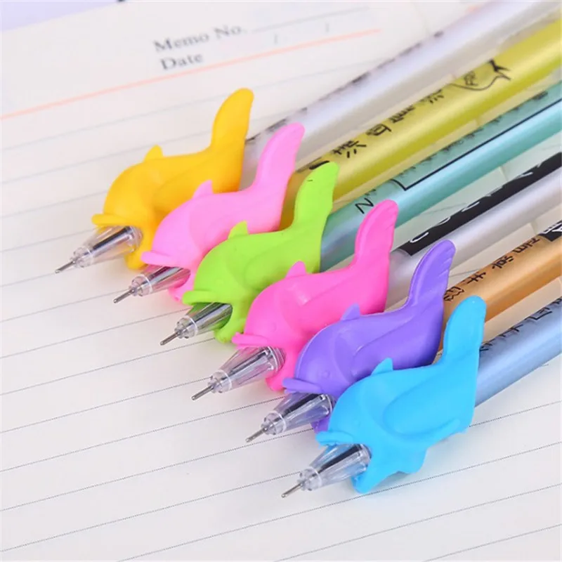 

Student Writing Grip Corrector - Children's Neutral Pen Grip Aid - Small Fish Silicone Pen Case - Writing Assistance Pen Grips