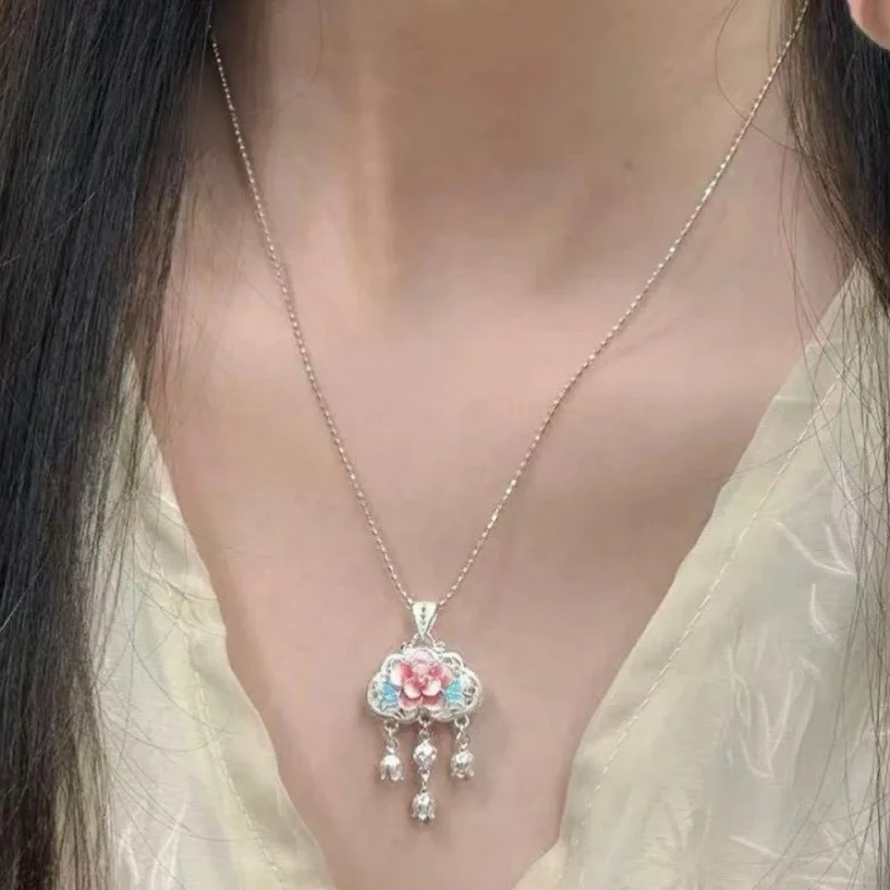 

Ожерелье из стерлингового серебра 925 пробы с цветком «Древо жизни» представляет собой кулон «Ловец снов» для женщин и девочек, невыцветающий доступ к ювелирным изделиям.