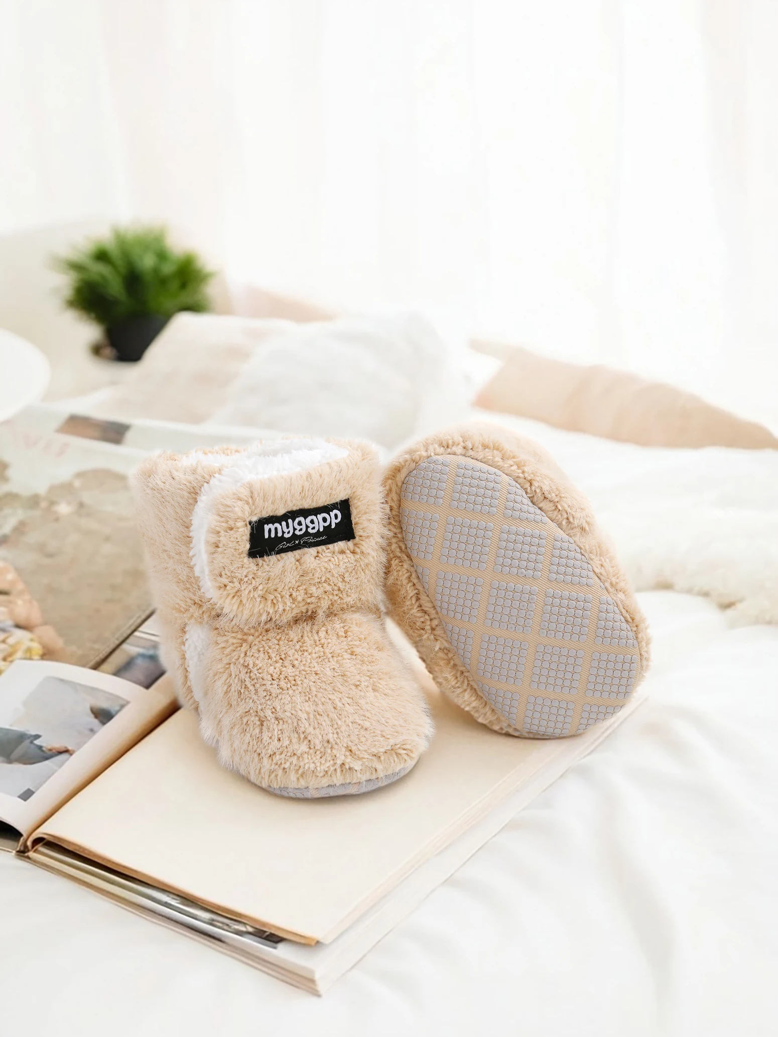 أحذية شتوية للأطفال الأولاد - قماش محبوك مريح لمنتصف الساق بنعل ناعم ومقدمة مستديرة وإغلاق بشريط سحري قابل للتعديل للرضع، تود