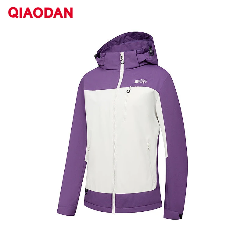 

QIAODAN Тренч на флисовой подкладке женский 2025 зимняя ветрозащитная теплая куртка с капюшоном для спорта на открытом воздухе повседневная верхняя одежда QDFFD2244505