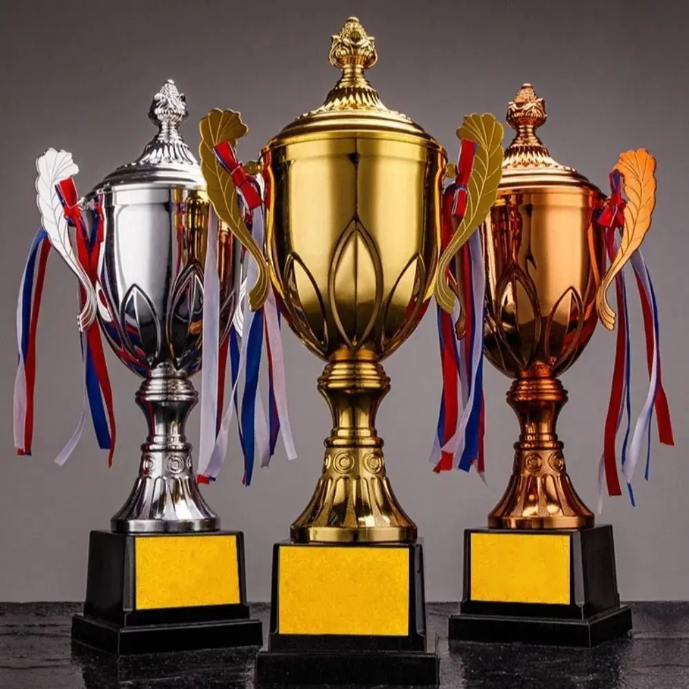 جوائز الذهب والفضة والبرونز الكأس المعدنية نموذج بطل جائزة صغيرة كأس كرة القدم المنافسة الألعاب الرياضية الفائزة لعبة الكأس