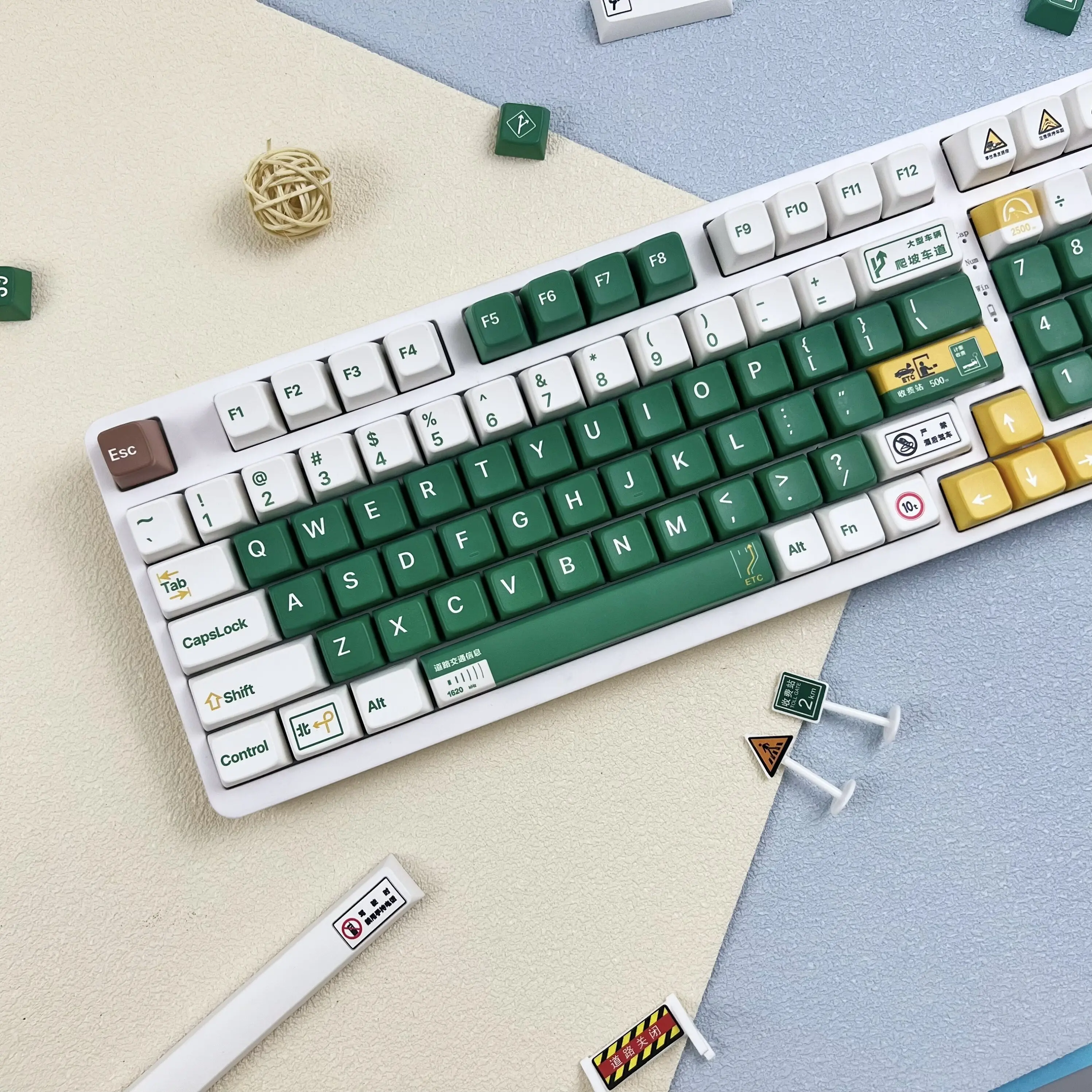 Highway green travel MDA keycap opaque full five-sided thermal sublimation customization